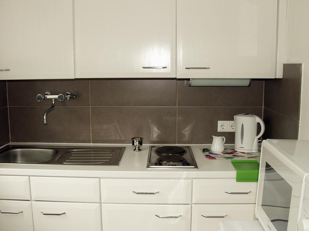 Tolstov Apartments - Big 1 Room Apartment - 15 Min Messe DUS Meerbusch Eksteriør billede