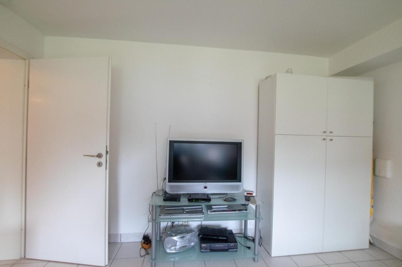 Tolstov Apartments - Big 1 Room Apartment - 15 Min Messe DUS Meerbusch Eksteriør billede