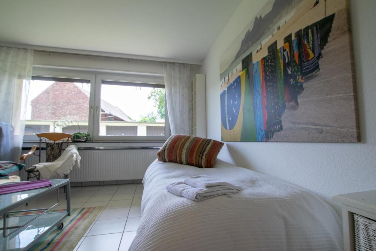 Tolstov Apartments - Big 1 Room Apartment - 15 Min Messe DUS Meerbusch Eksteriør billede